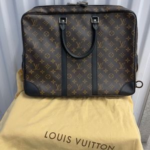 Louis Vuitton
Porte-Documents Voyage Bag Macassar
Monogram Canvas